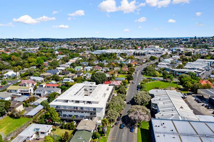 327/26 Morningside Drive Morningside_16