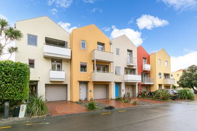 57/305 Evans Bay Parade Hataitai_1