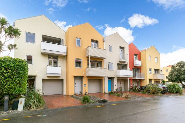 57/305 Evans Bay Parade Hataitai_1