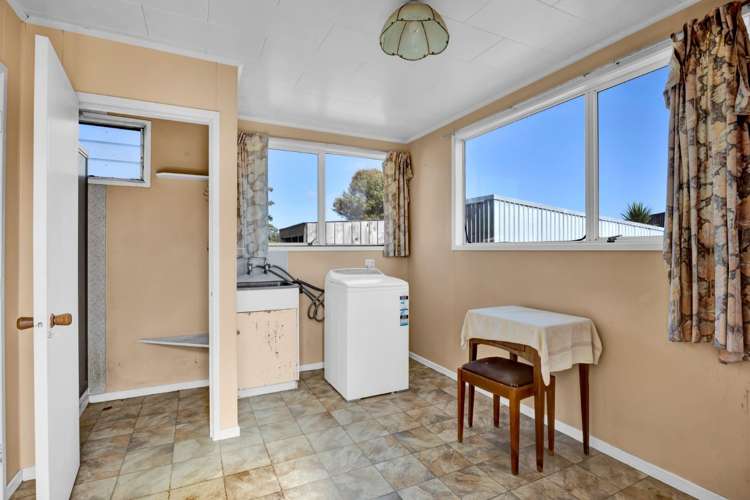 16 Old South Road Okato_21