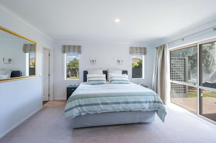 43 Covent Drive Stoke_13