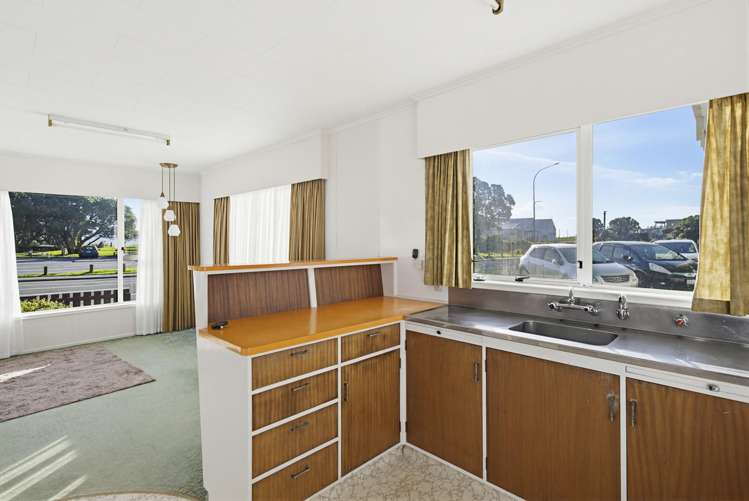 5 Marine Parade Paraparaumu Beach_13