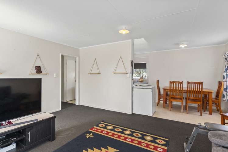 84 Maplesden Drive Clendon Park_6