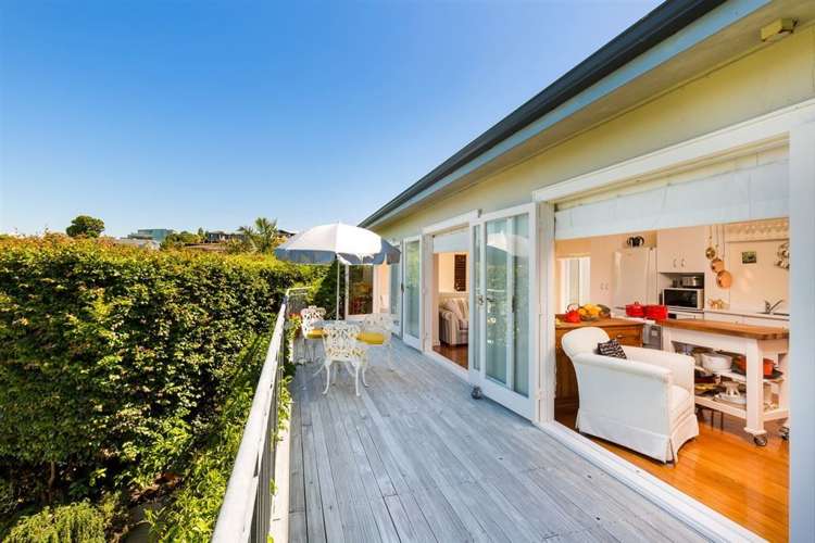 2/58 Beach Road Castor Bay_12