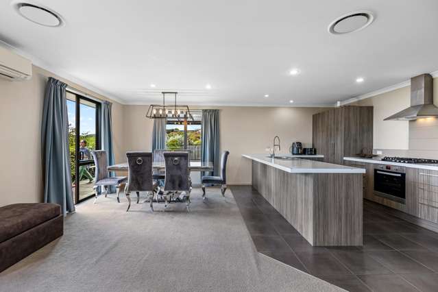 8 Ballintoy Park Drive Welcome Bay_3