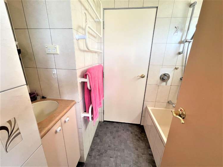 69 Chilcott Rd Henderson_9