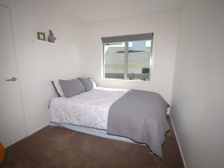 27 Magnolia Rise Waipahihi_13