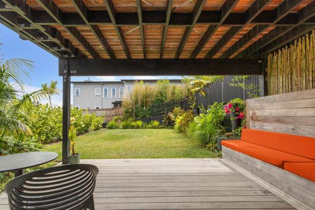 Beautiful 2 Bdrm Unit with Huge Private Section