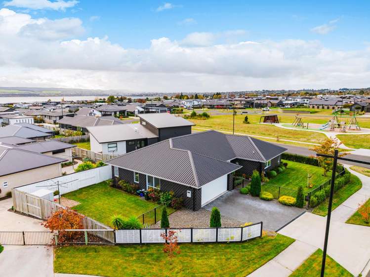 2 Roto Close Wharewaka_14