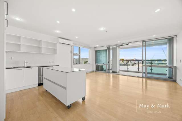 Affordable 2-bed with Carpark & Harbour View