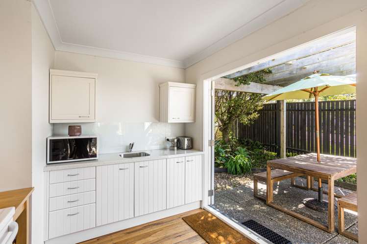 25 Tahatai Road Oneroa_2