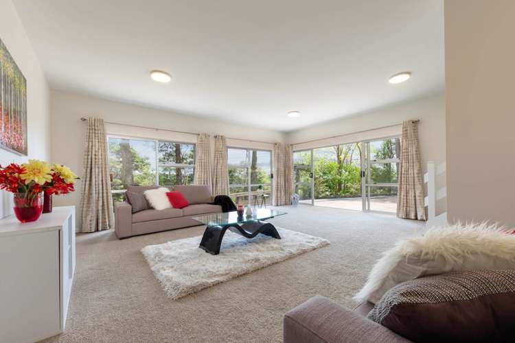 39 Woodfern Crescent Titirangi_11