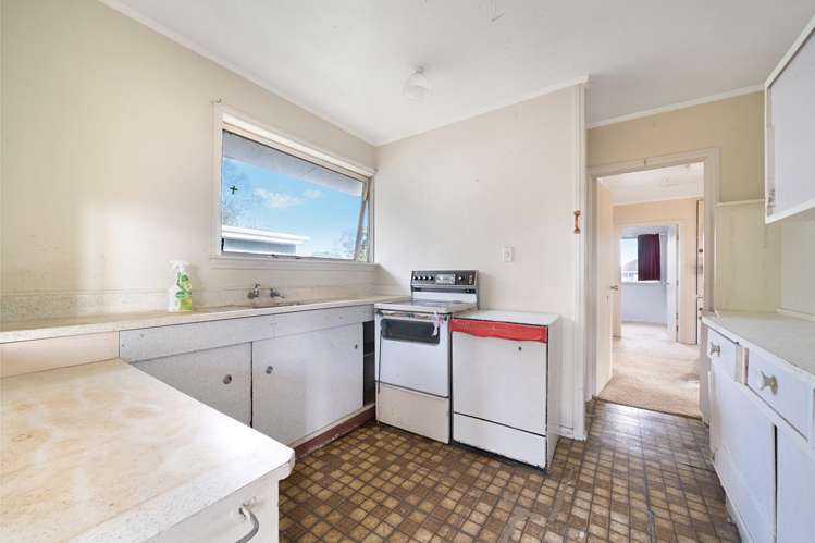 34 Royal Road Massey_13