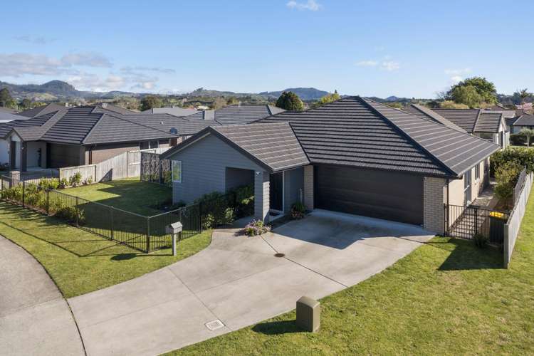 8 Eastbank Drive_0