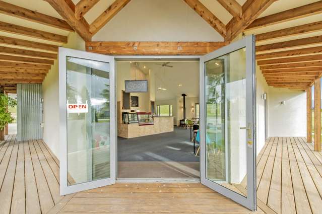 5695 West Coast Road Springfield_3