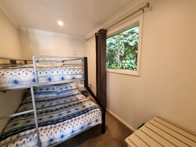 3 Violet Street Riverton_12