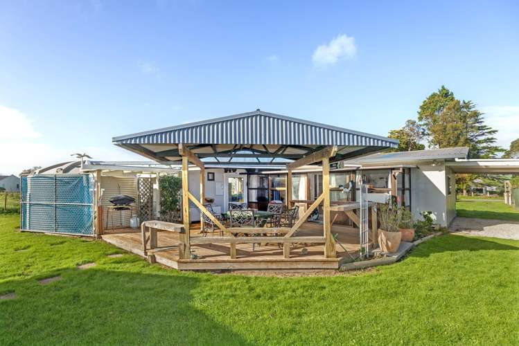 3 Banks Street Tolaga Bay_19