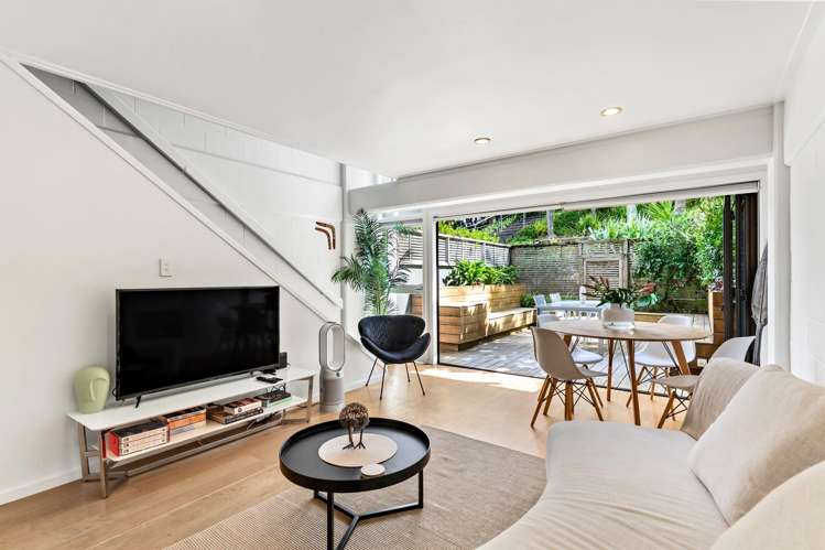 8/49 Collingwood Street_0