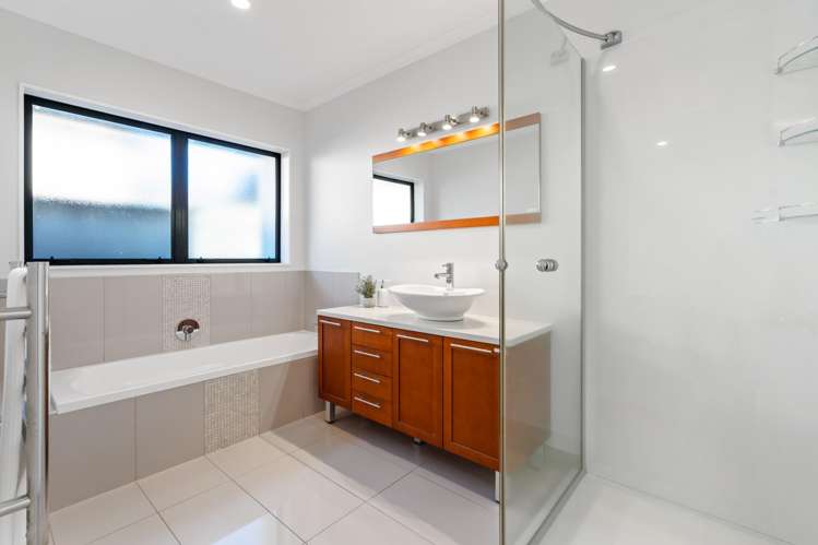 31 Ocean Crest Papamoa_17