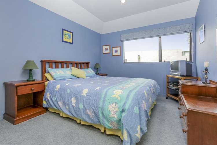 123 Golf Road Titirangi_11