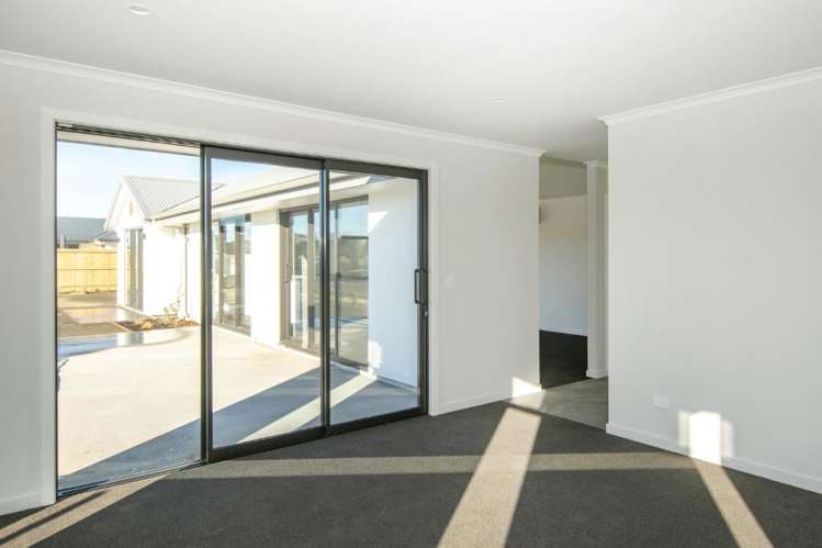 17 Harvard Road Burleigh_6