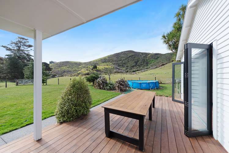 541 South Makara Road Makara_12