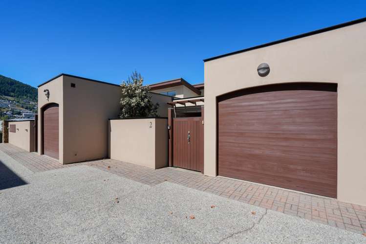 2/10 Lake Street Queenstown_49