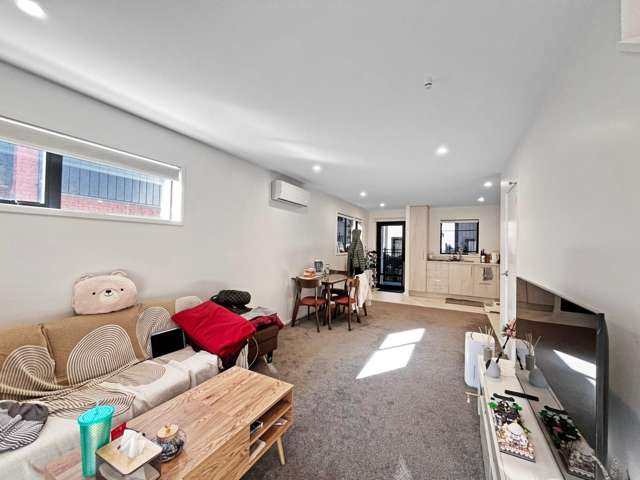  2/12 Biddle Crescent Taitā_4