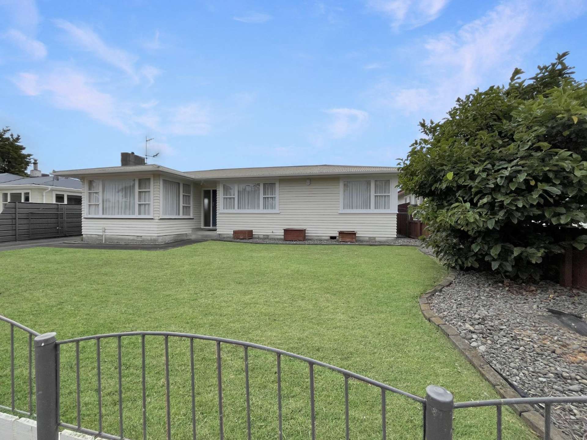 5 Abraham Crescent 10929_0