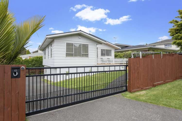 45 Nui Mana Place Te Atatu South_1