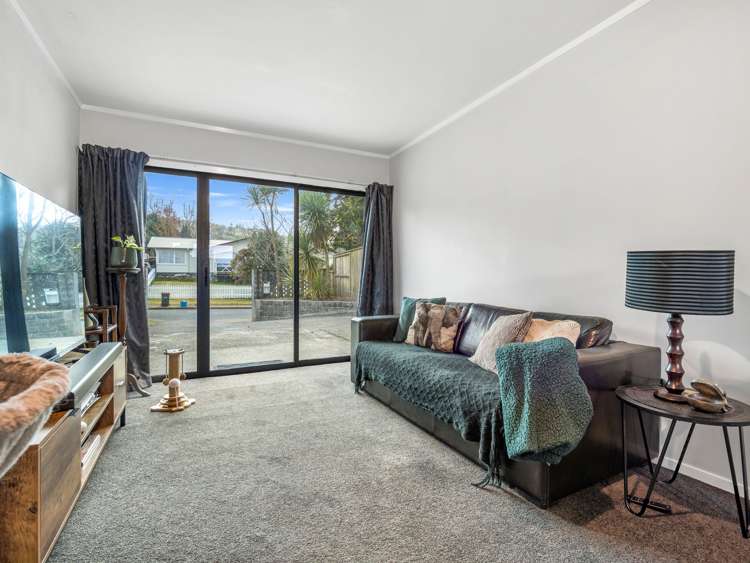 6 Roger street Pukehangi_16