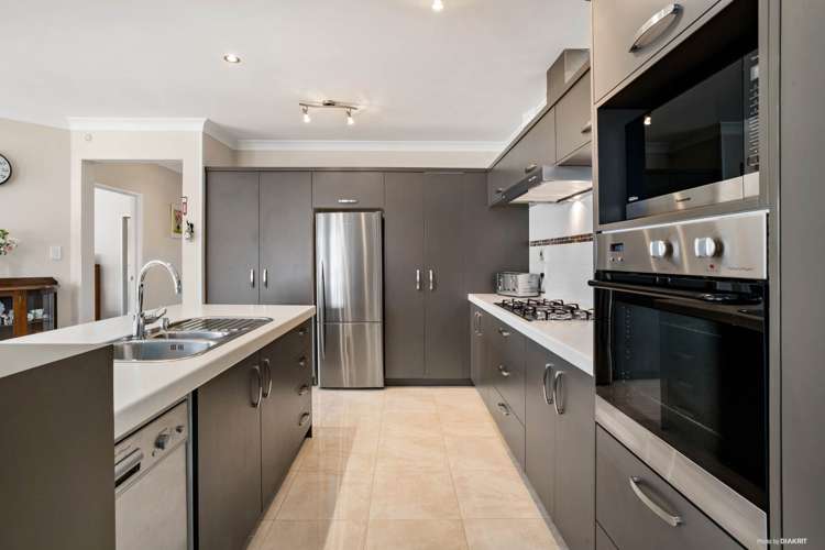 27 Stranraer Crescent Wattle Downs_23