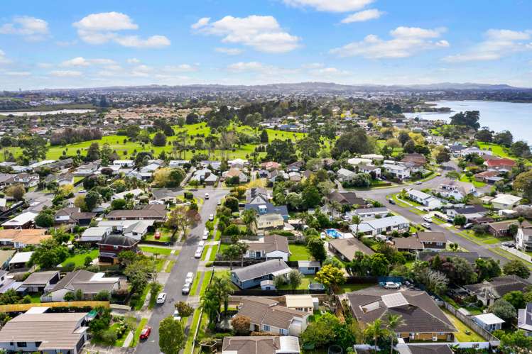 89 Saint Annes Crescent Wattle Downs_5