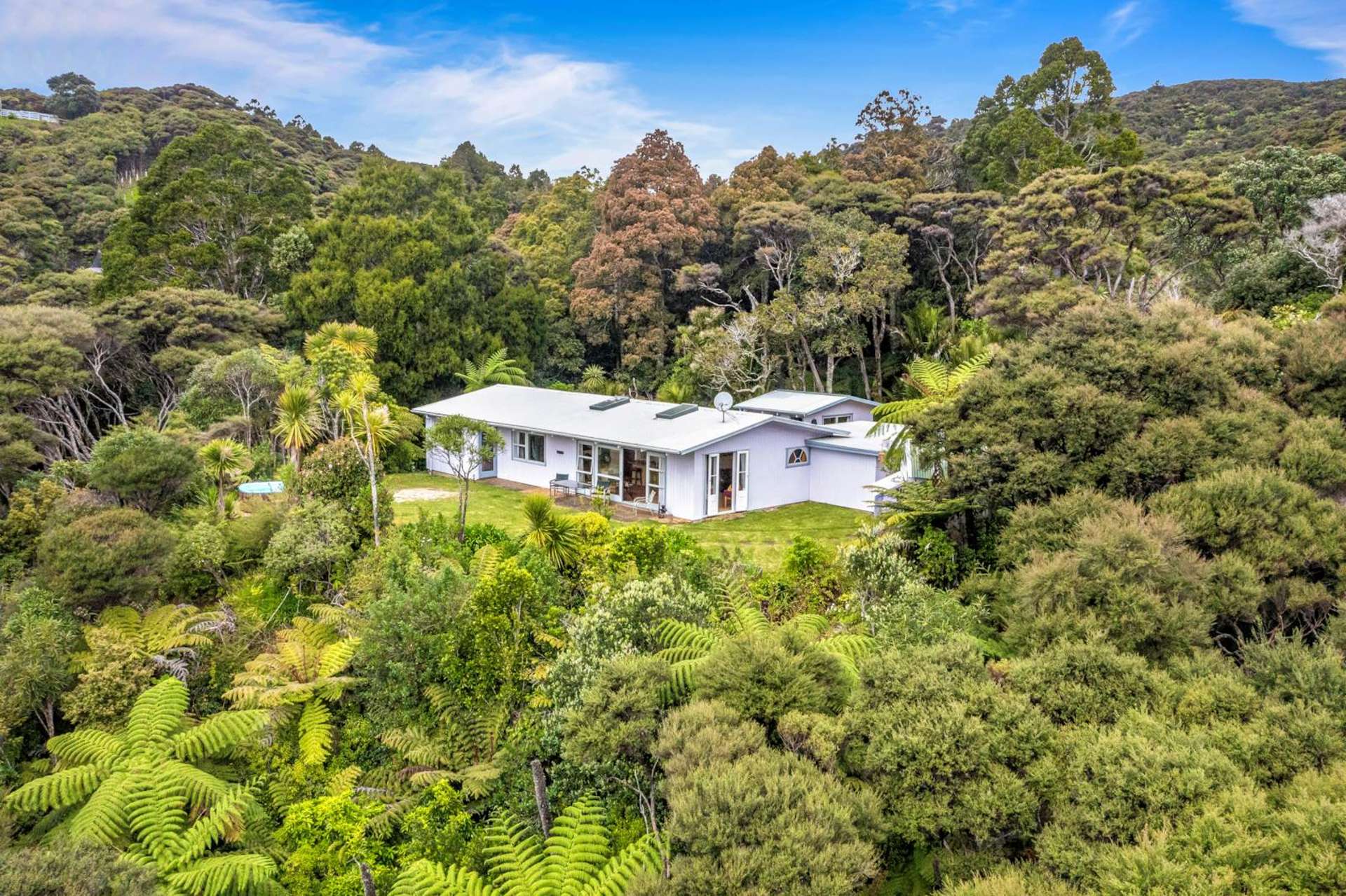 90 Lone Kauri Road Karekare_0