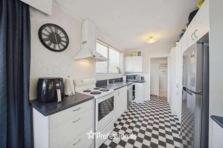 15 Wetherby Grove Wainuiomata_2