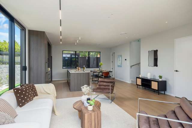 2/4 Norrie Avenue Mount Albert_2