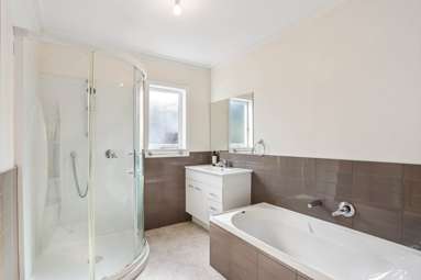 1706 Great North Road_2