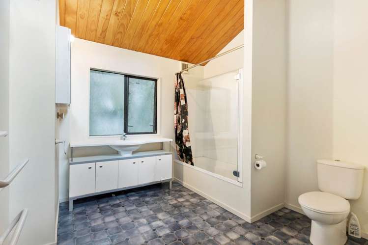 20 Napuka Road Henderson Valley_16