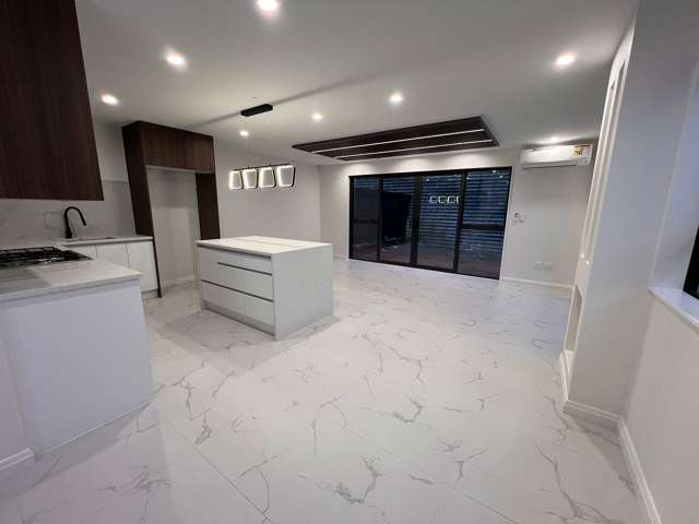 7 Puhakehake Place Flat Bush_1