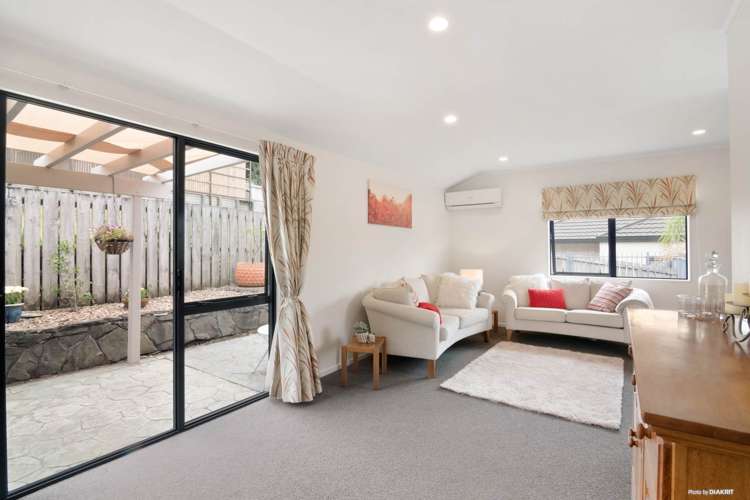 2/10 Knott Road Stanmore Bay_1
