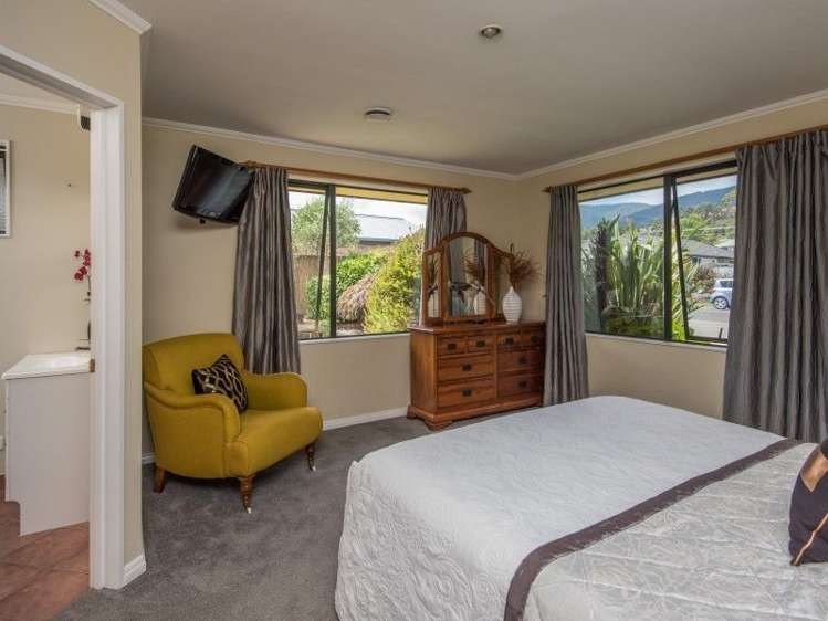 40 Kingsford Drive Stoke_6