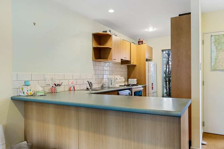 2/25 Buffon Street Waltham_1