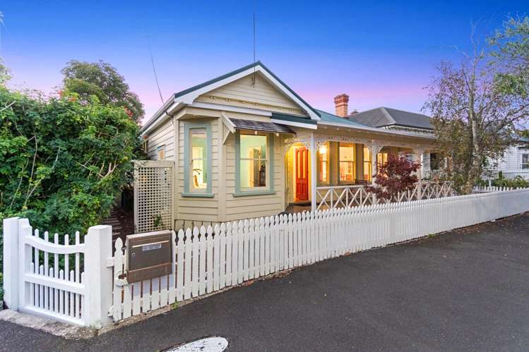 17 Cheltenham Road Devonport_24