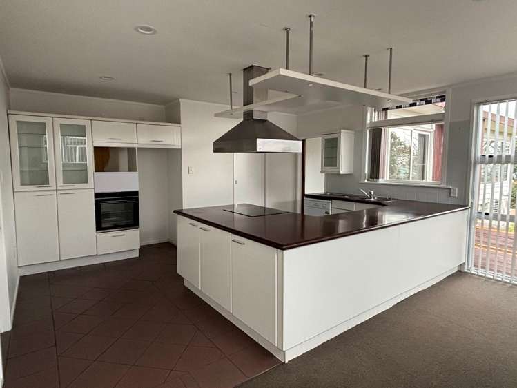 27 Ealing Crescent Beachlands_3
