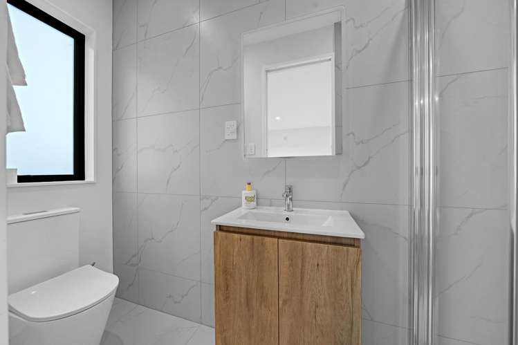 14/17 Parker Avenue New Lynn_14