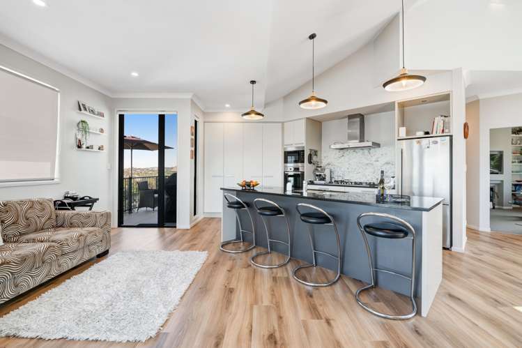 57 The Ritz Orewa_12