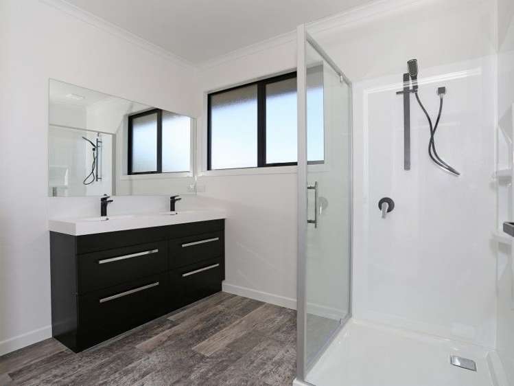 2 Mahi Grove Feilding_13
