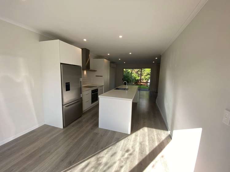 6 Orowaru Avenue Massey_2