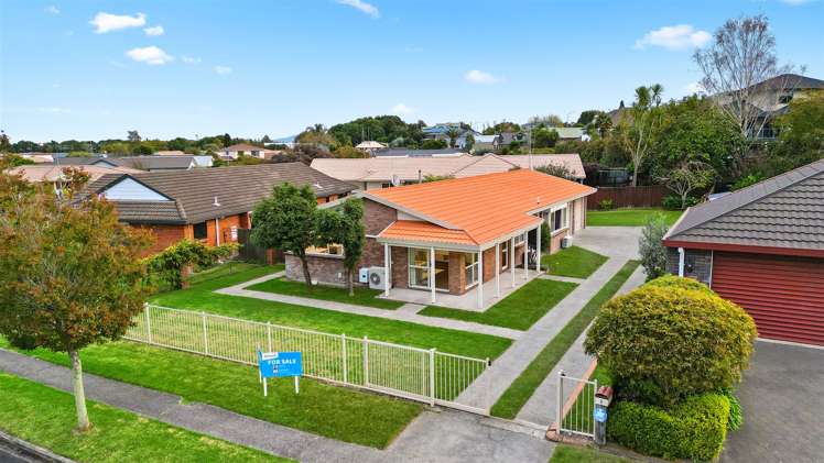 8 Moreland Avenue Pukete_21