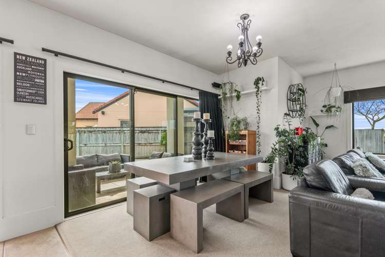 6 Banksia Grove Milson_19